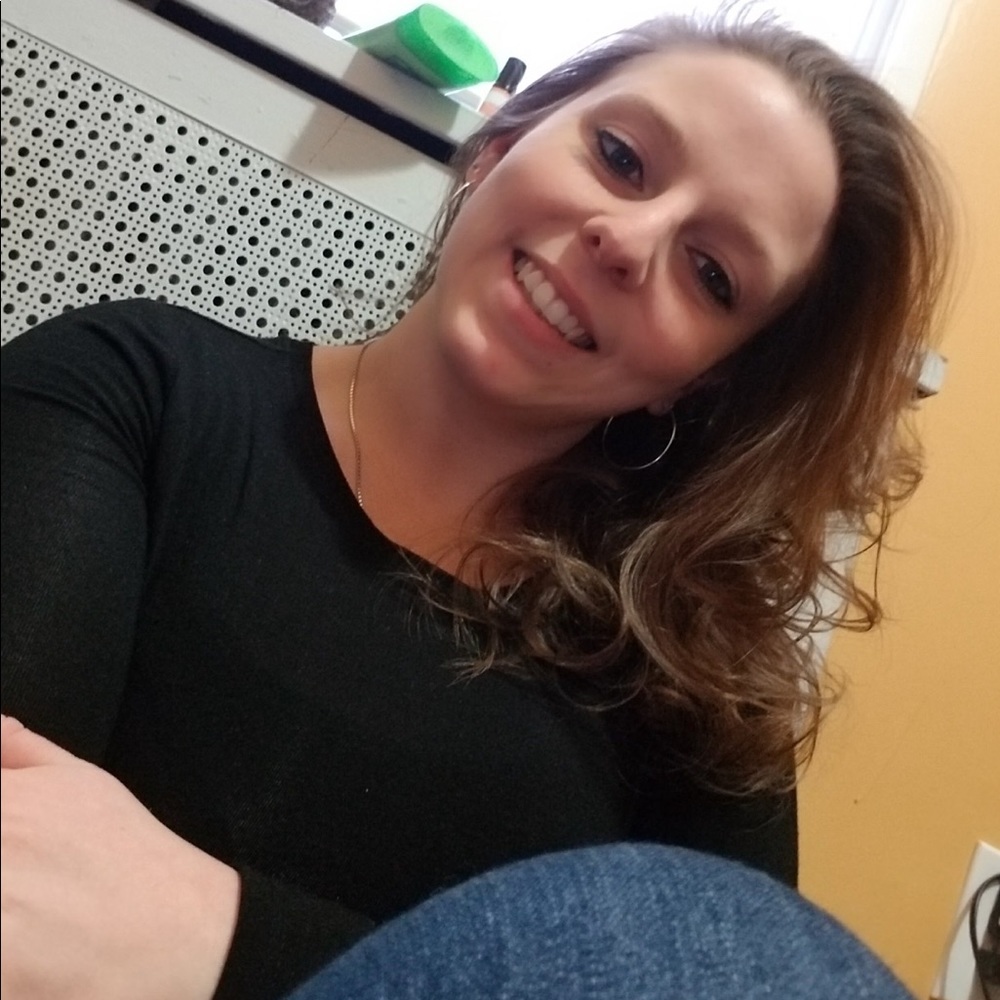 Meet your Posher, Cassandra